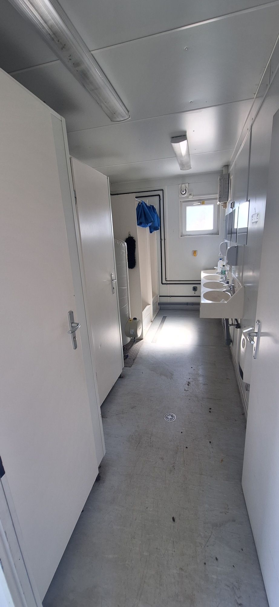 Kontener budowlany sanitarny 2x WC 2x Prysznic 4x umywalki Containex !