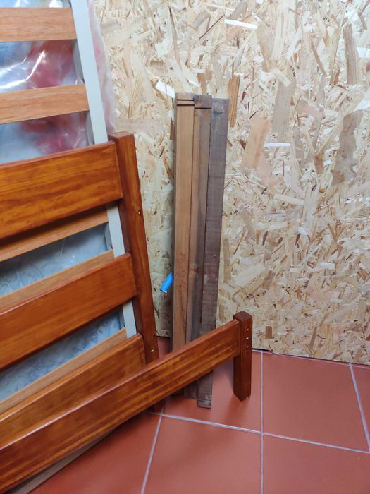 Cama de solteiro com colchão