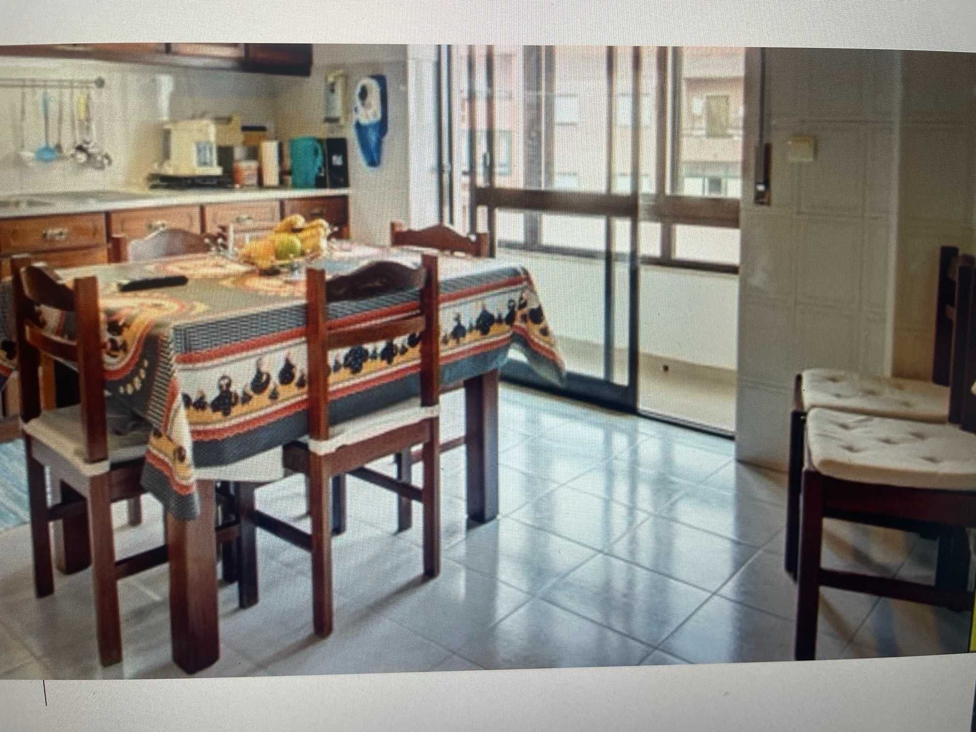 mesa de cozinha madeira com 6 cadeiras