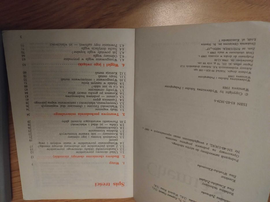 Chemia - dwa stare podręcznik klasa 8 i 1 Liceum Drapała.