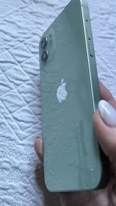 iPhone 12 verde claro bonito