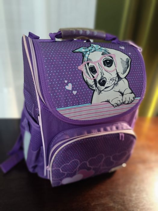 Шкільний рюкзак для дівчинки