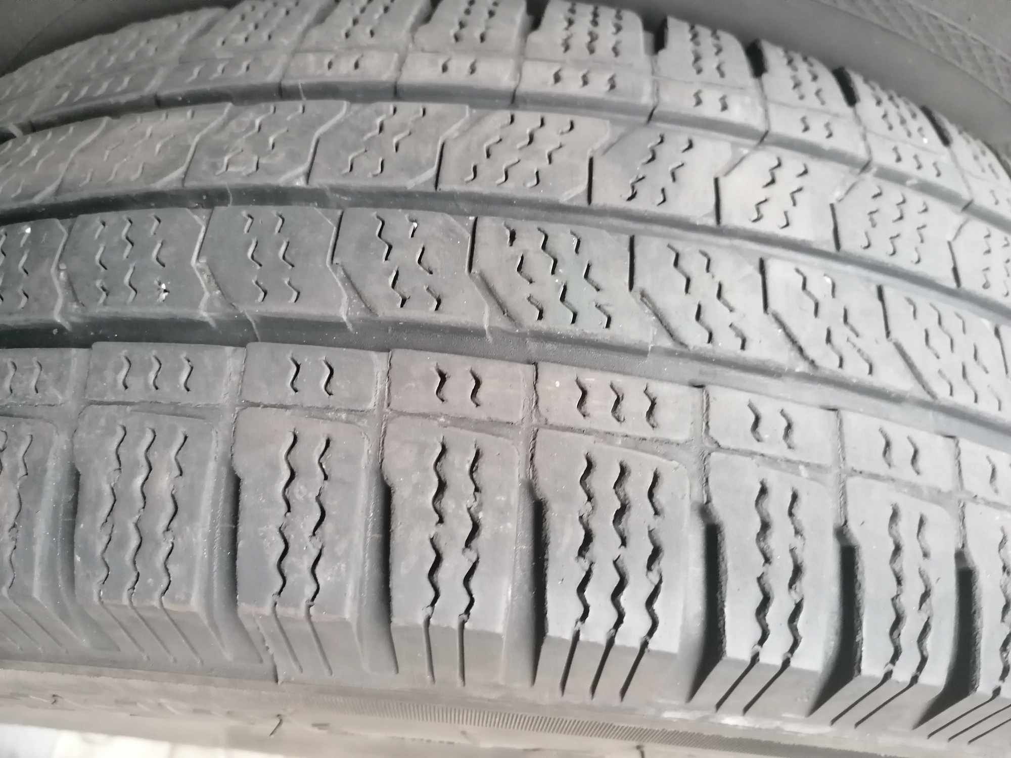 Opony opona KLEBER transalp zimowe 215/70R/15C 2szt.