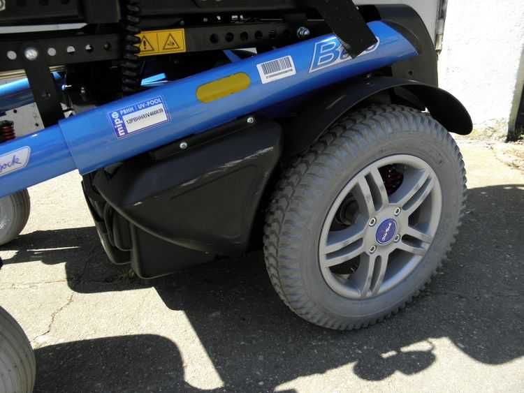 Wózek inwalidzki elektryczny OTTO BOCK B600 poducha pasy światła stabi