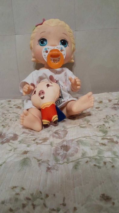 пупсик\лялька дівчинка.