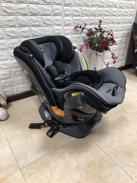 Автокрісло Chicco Fit4 Група 0+/1/2/3 (1.8-45 кг) автокресло