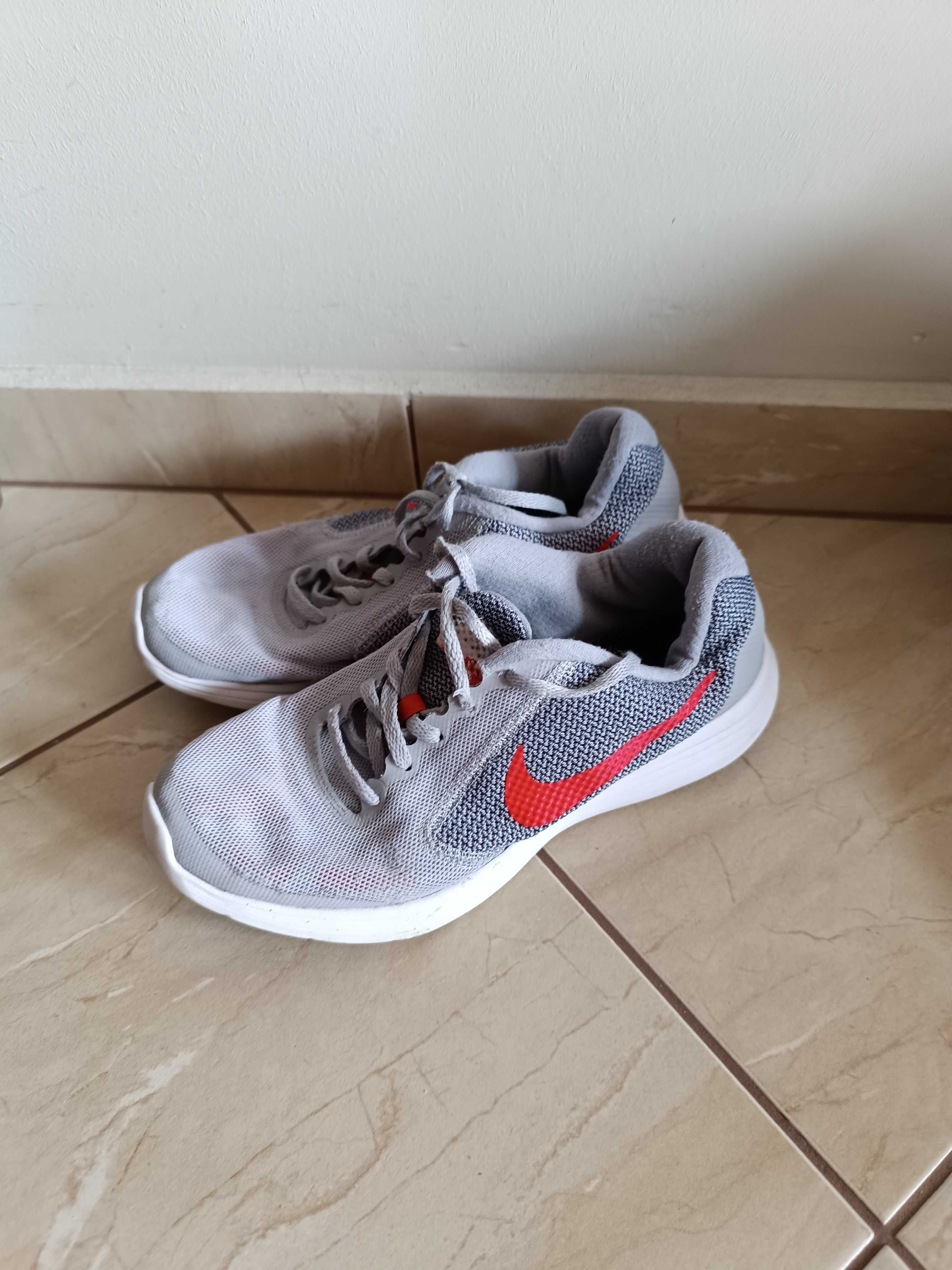 Buty,adidasy Nike r.37