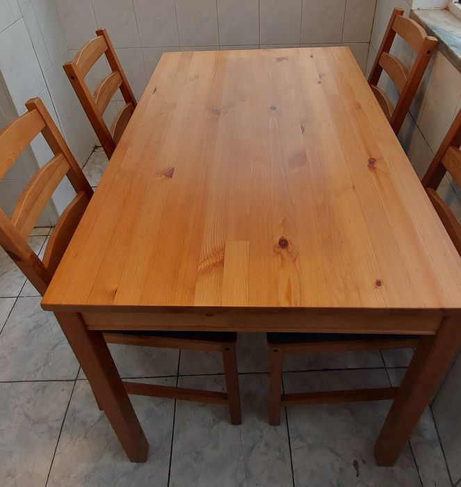 Mesa Ikea e 4 cadeiras