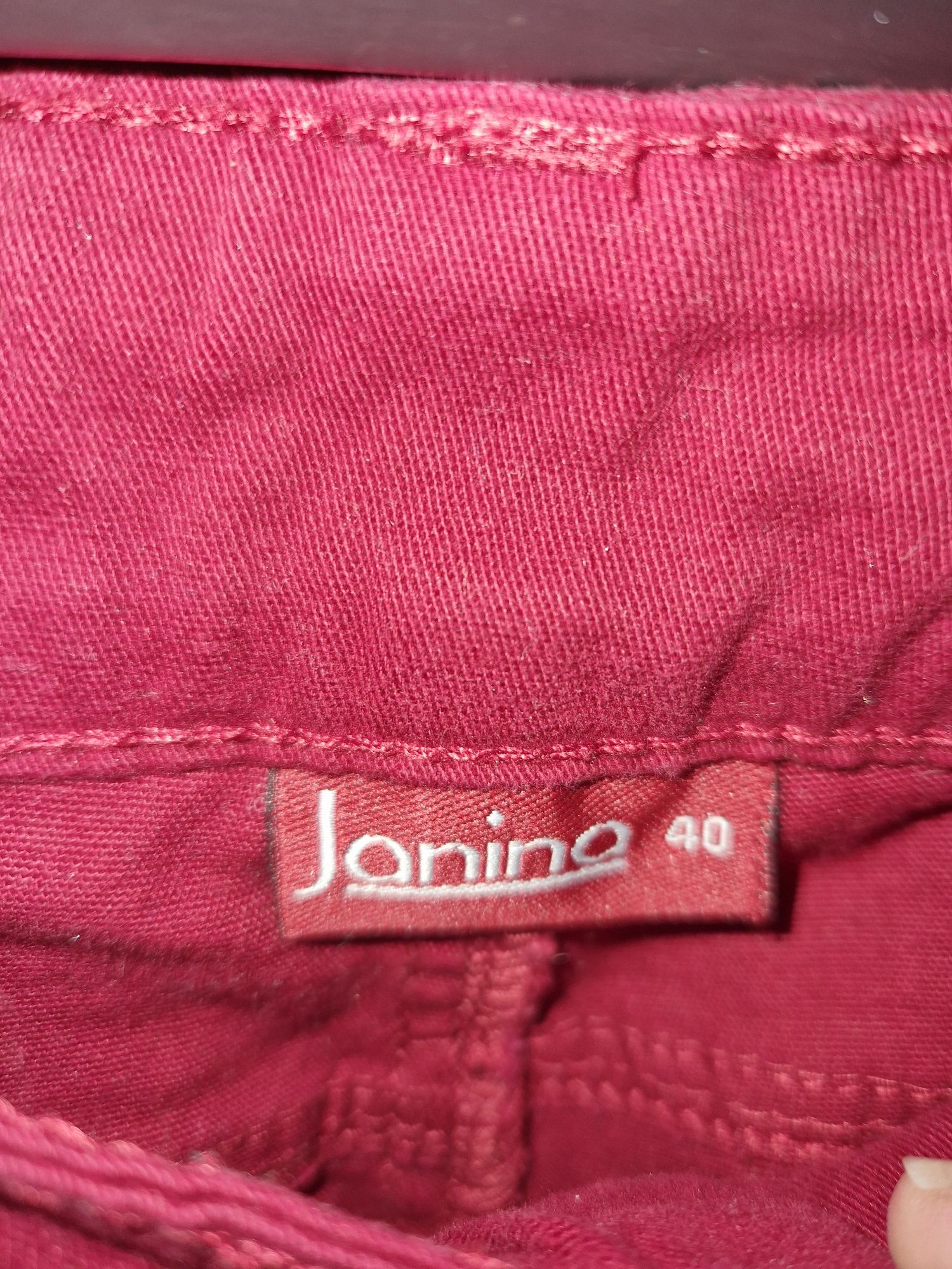 Spodnie damskie jeansowe Janina czerwone r. 40