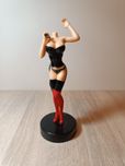 Fikuśna figurka stojak na zdjęcie lub kartę kolekcjonerską