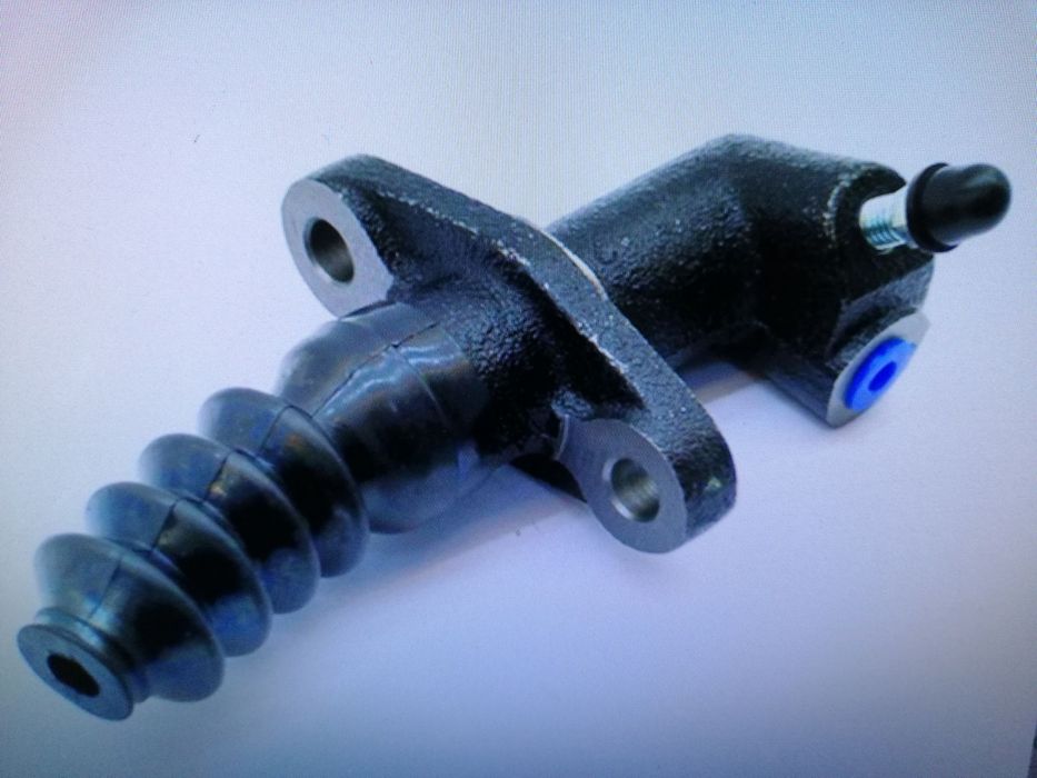Bomba da embraiagem Mazda T3000 e T3500 NOVA