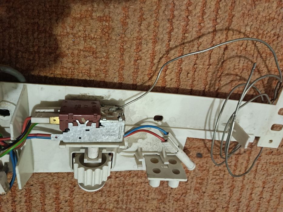 Термостат,терморегулятор для холодильника KDF22J1