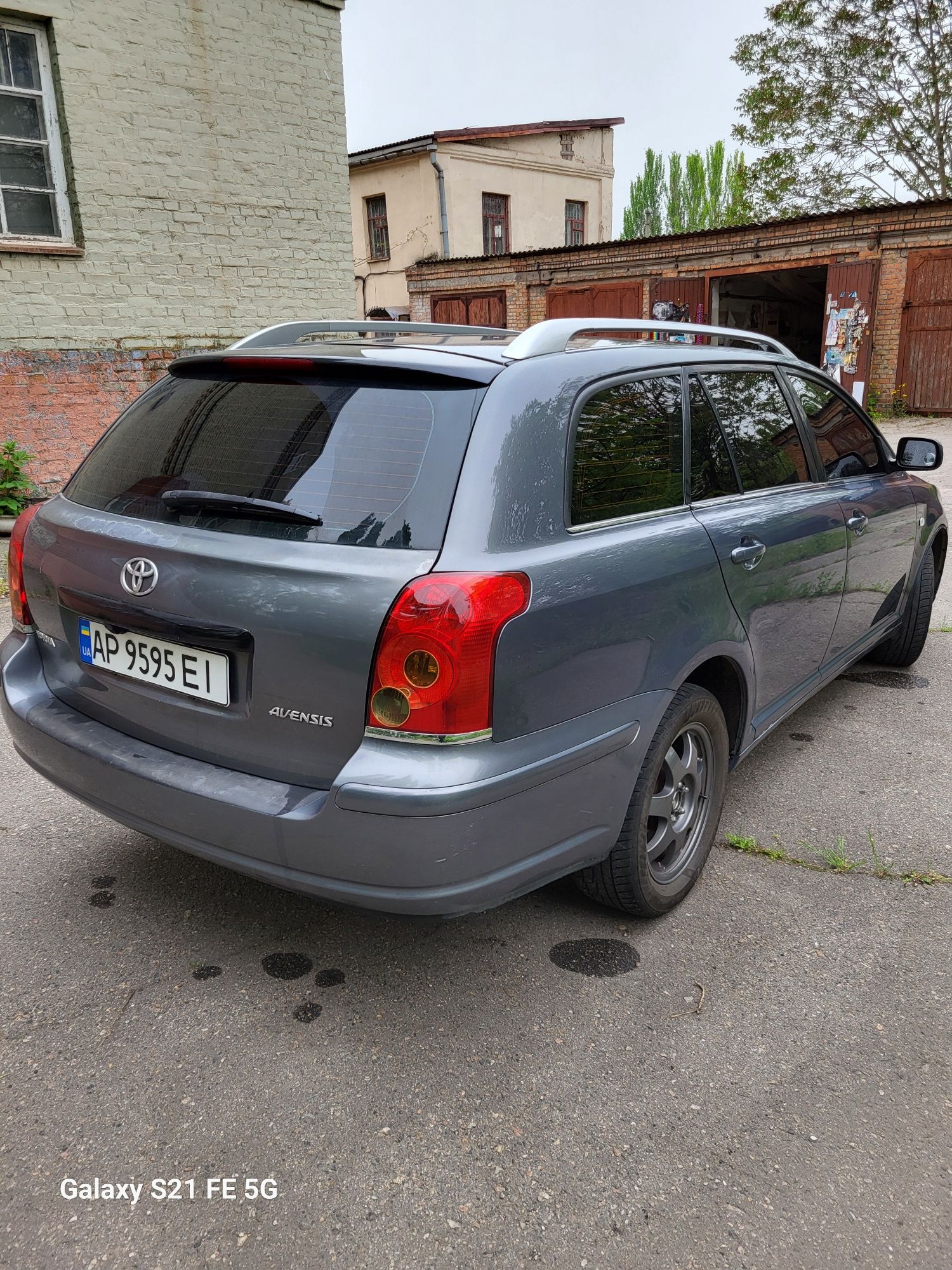 Продам Toyota avensis universal