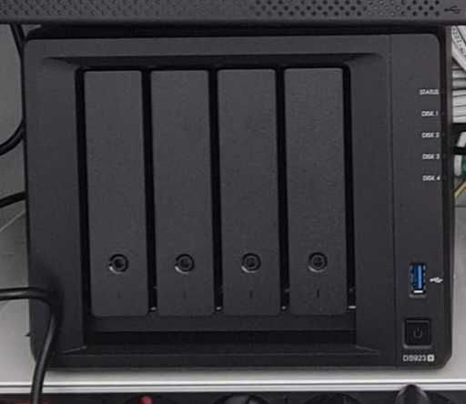 Synology DiskStation DS923+ + 4 discos 6T