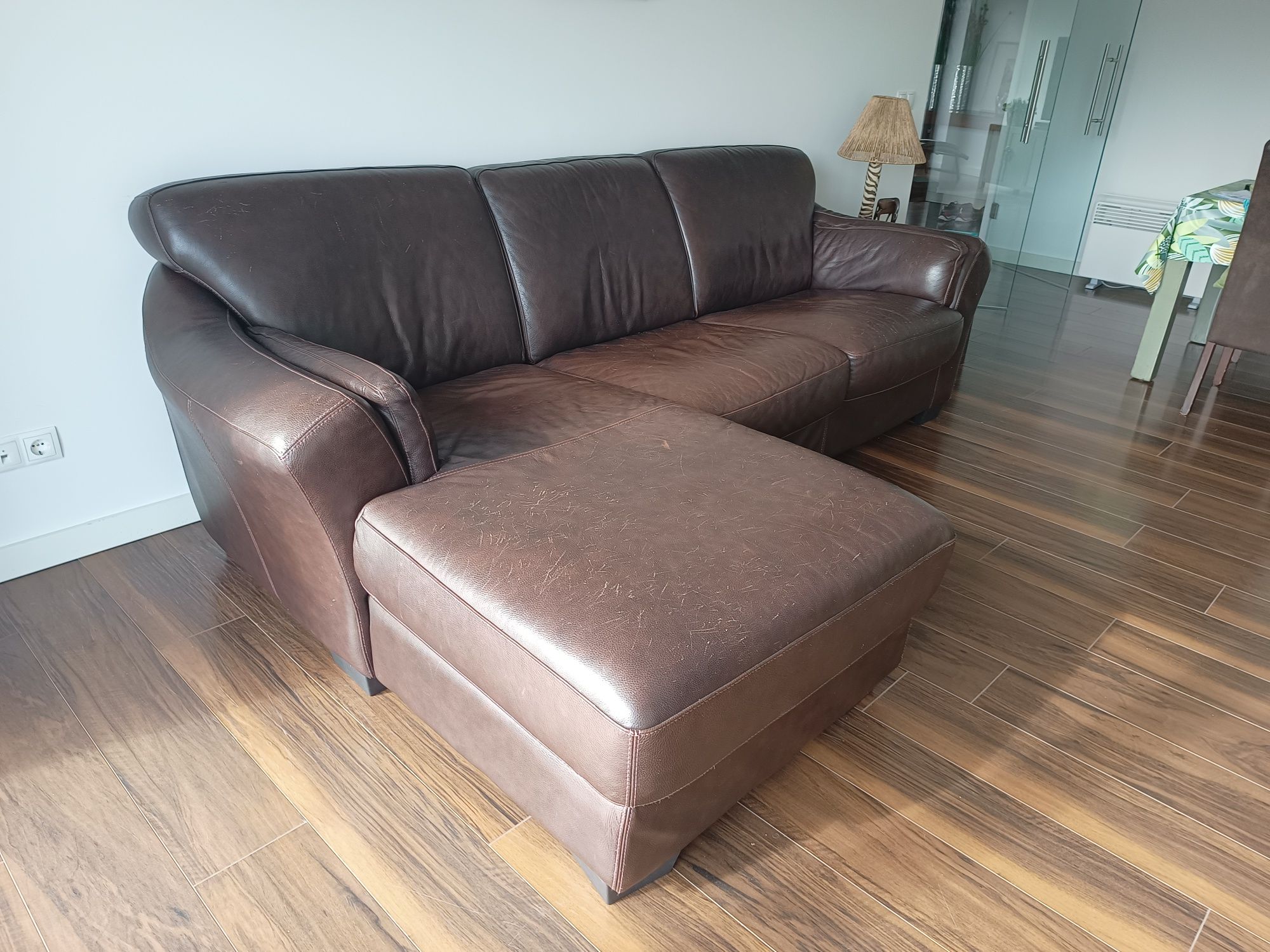 SOFA EM COURO,  com Chaise