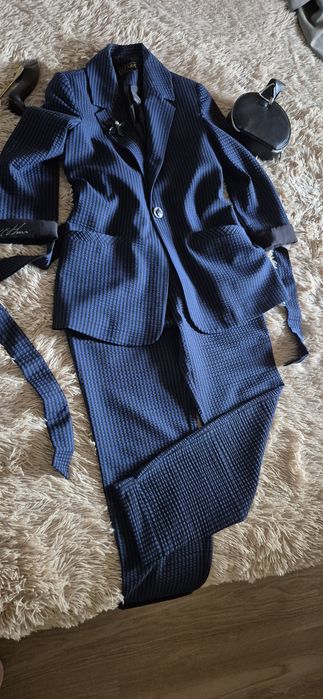 Костюм брючний жіночій