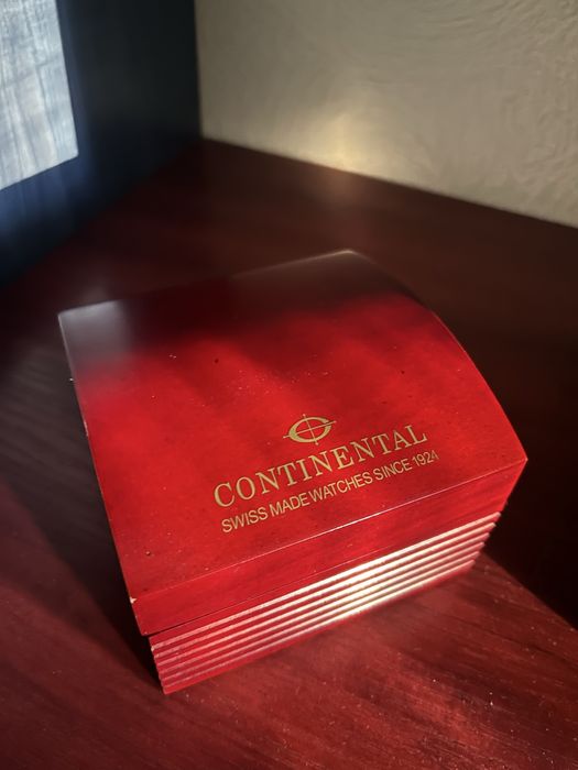 Коробка деревʼяна для годинника continental