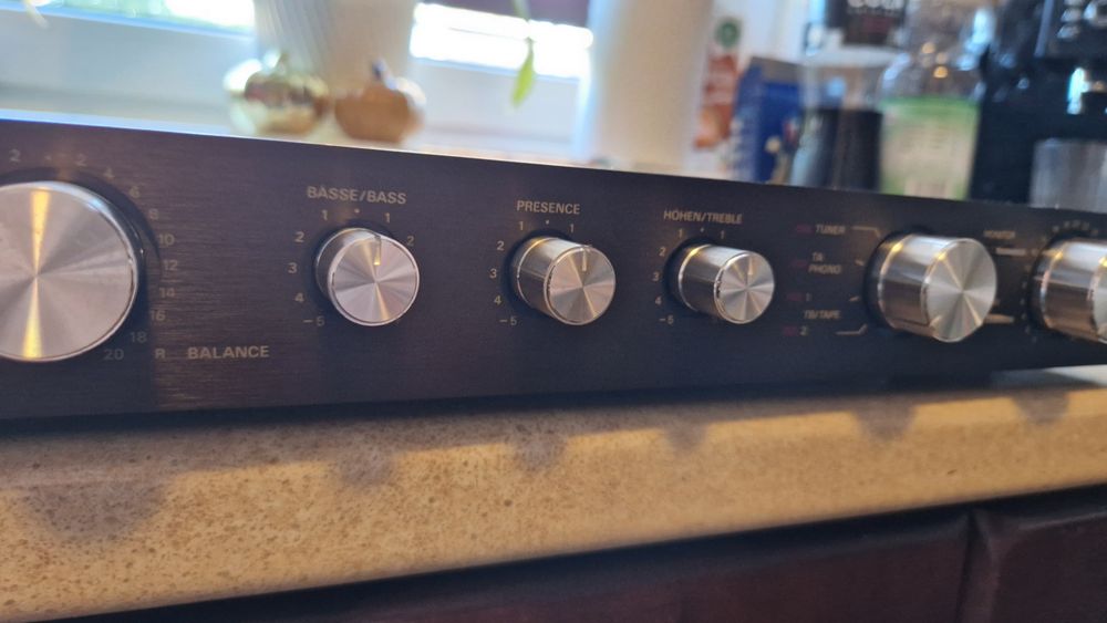 Wzmacniacz Grundig SV2000