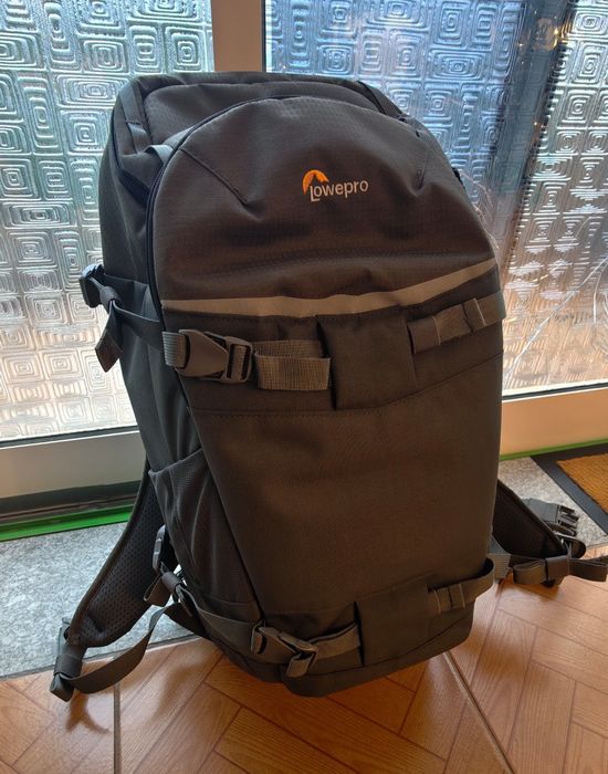 Mochila "Lowepro Flipside Trek BP 350 AW"