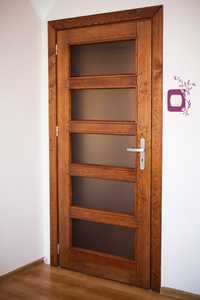 Drzwi wewnętrzne drewniane sosnowe jesionowe dębowe