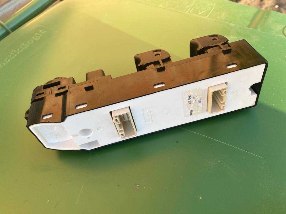 Блок кнопок стеклоподъёмника Mazda 3 2014-2016 оригинал