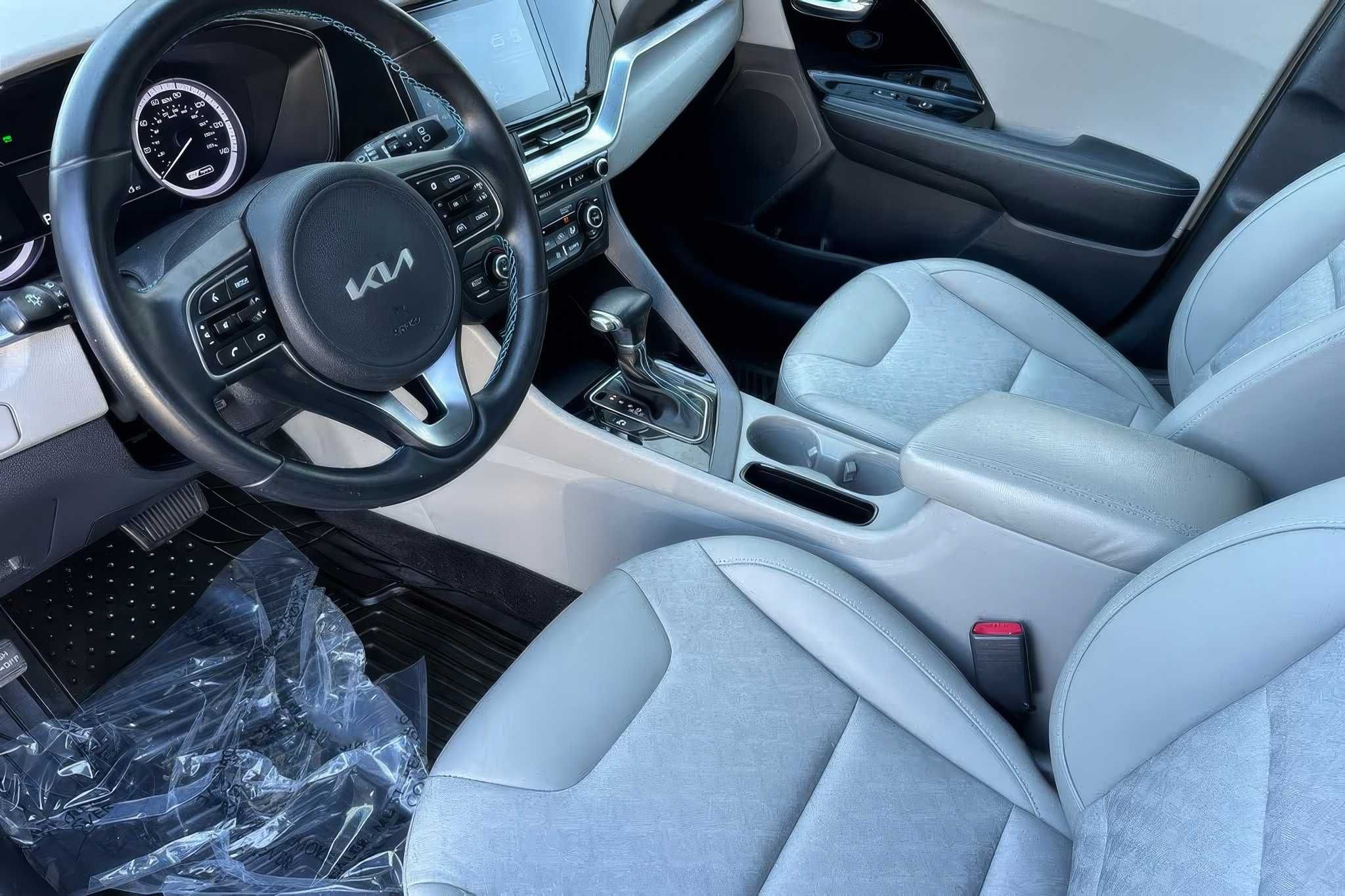 2022 Kia Niro LXS