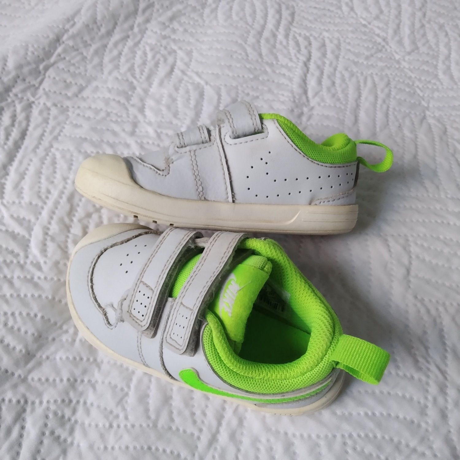 Buty dziecięce Nike rozmiar 22