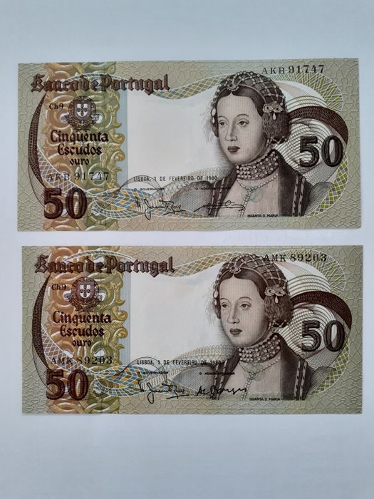 Notas de 50$00 várias.