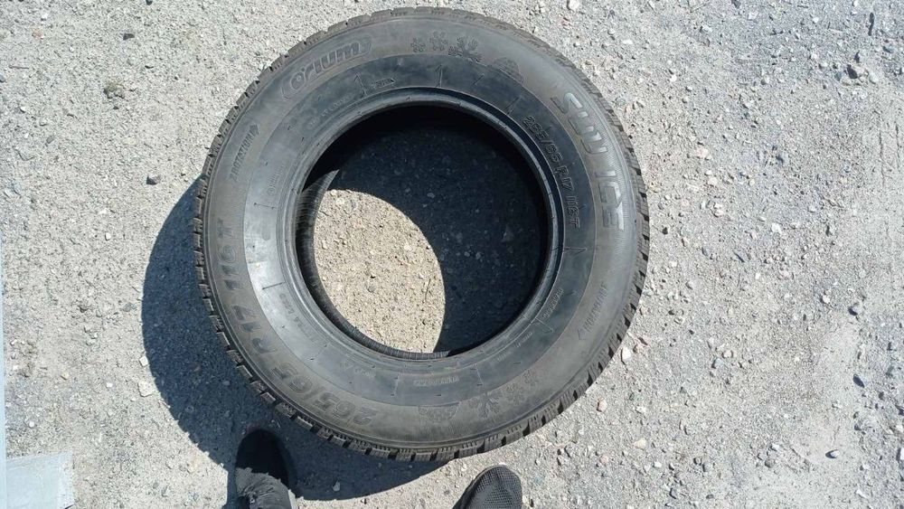 Зимние шины в шипе 265.65R17 2023года выпуска