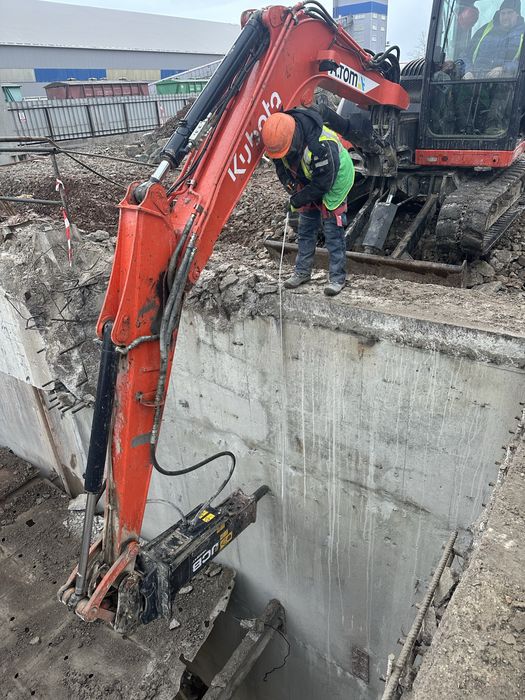 Демонтаж бетону складу ангару, демонтаж полов криші, ручний демонтаж