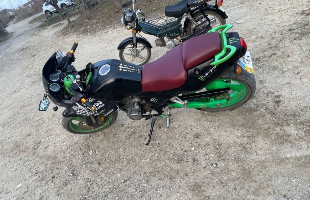 Продам мотоцикл зоншен 200