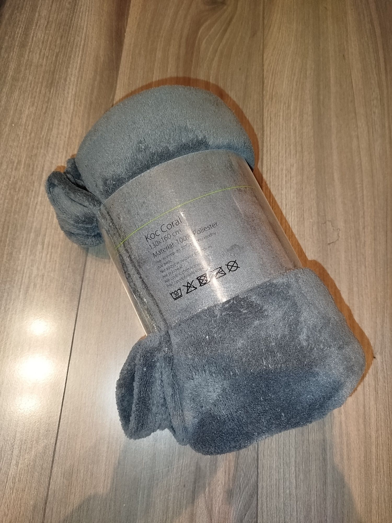 Koc polarowy szary nowy 130x160