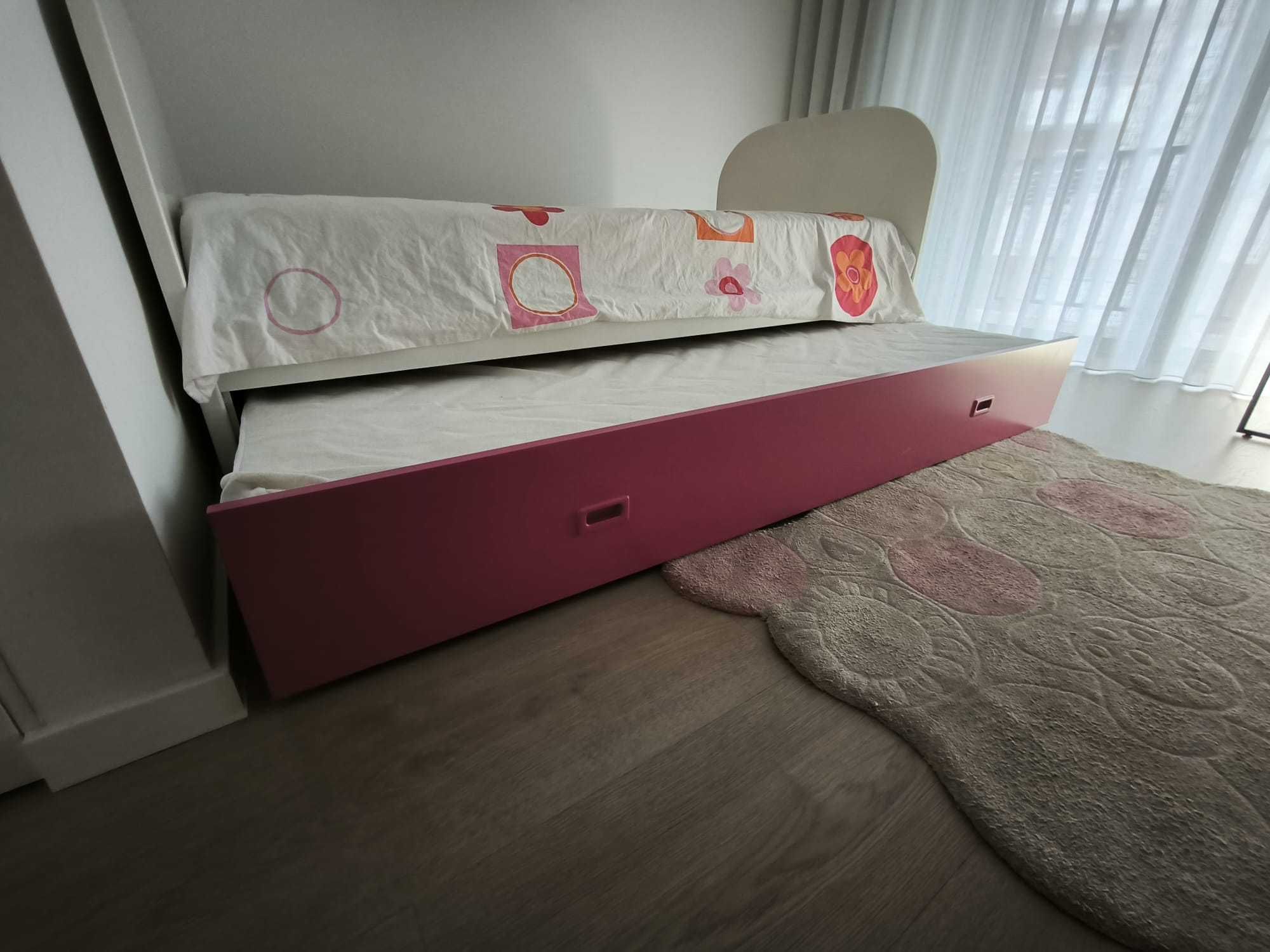 Quarto Menina em EXCELENTE estado de conservação
