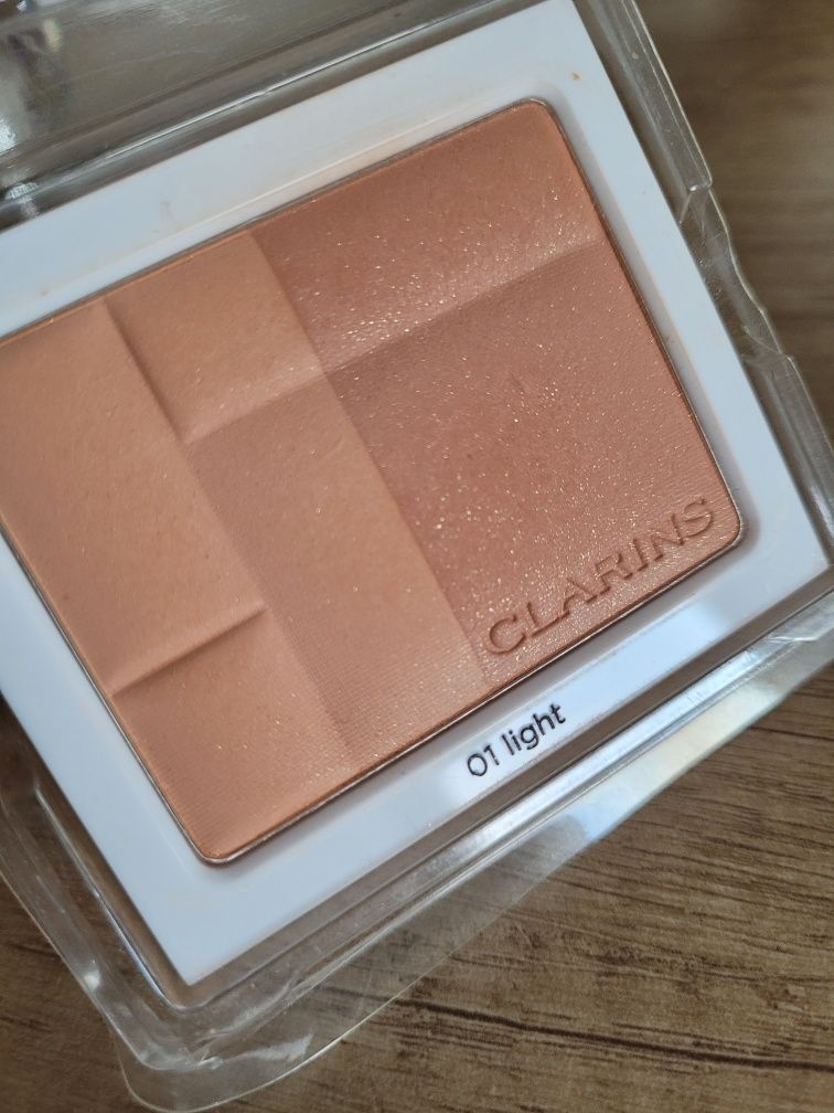 Bronzer Clarins puder konturowanie