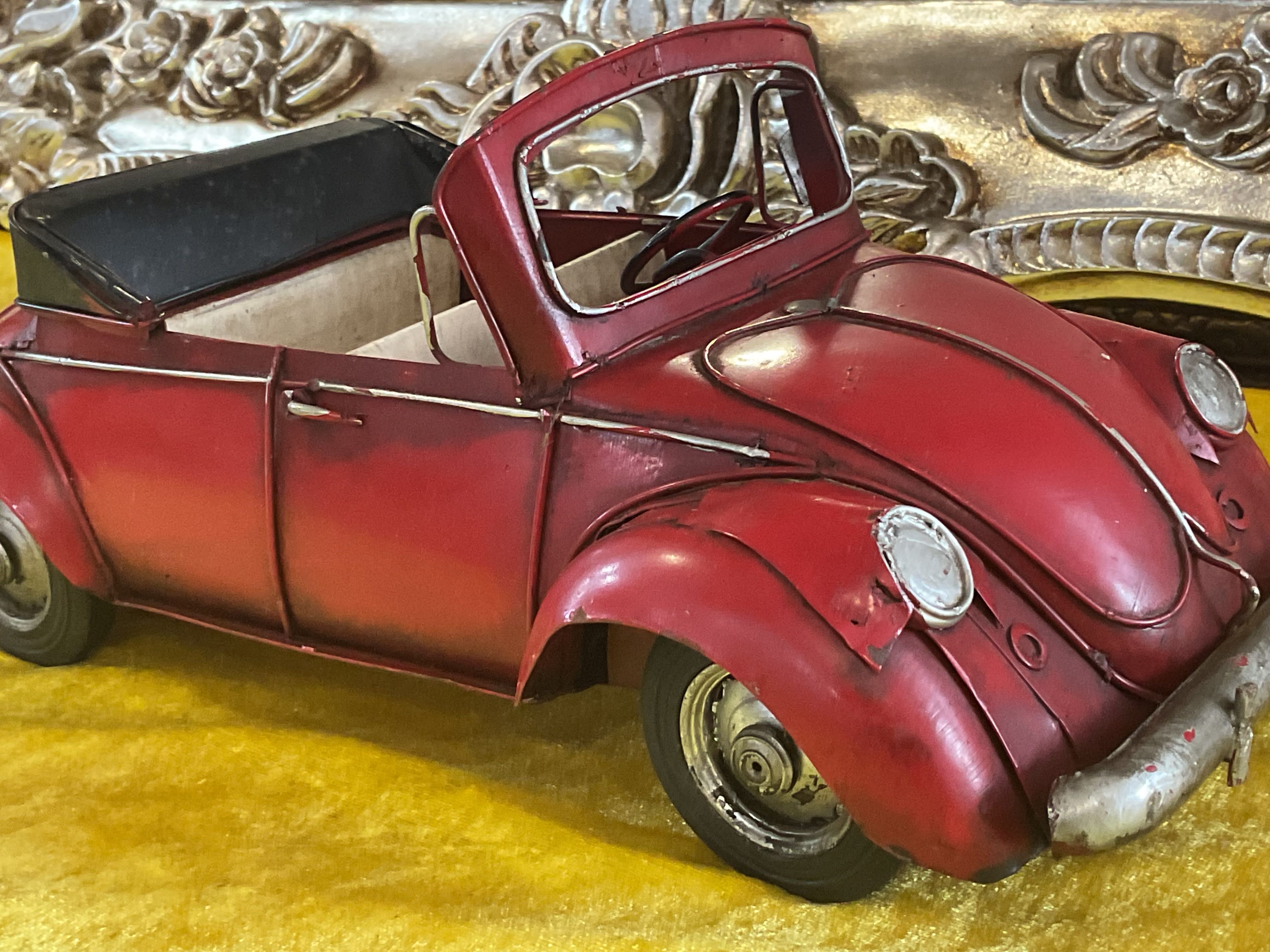 Carocha metal decor vermelho