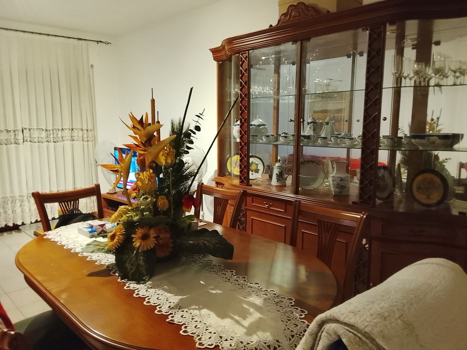 Cristaleira em perfeito estado