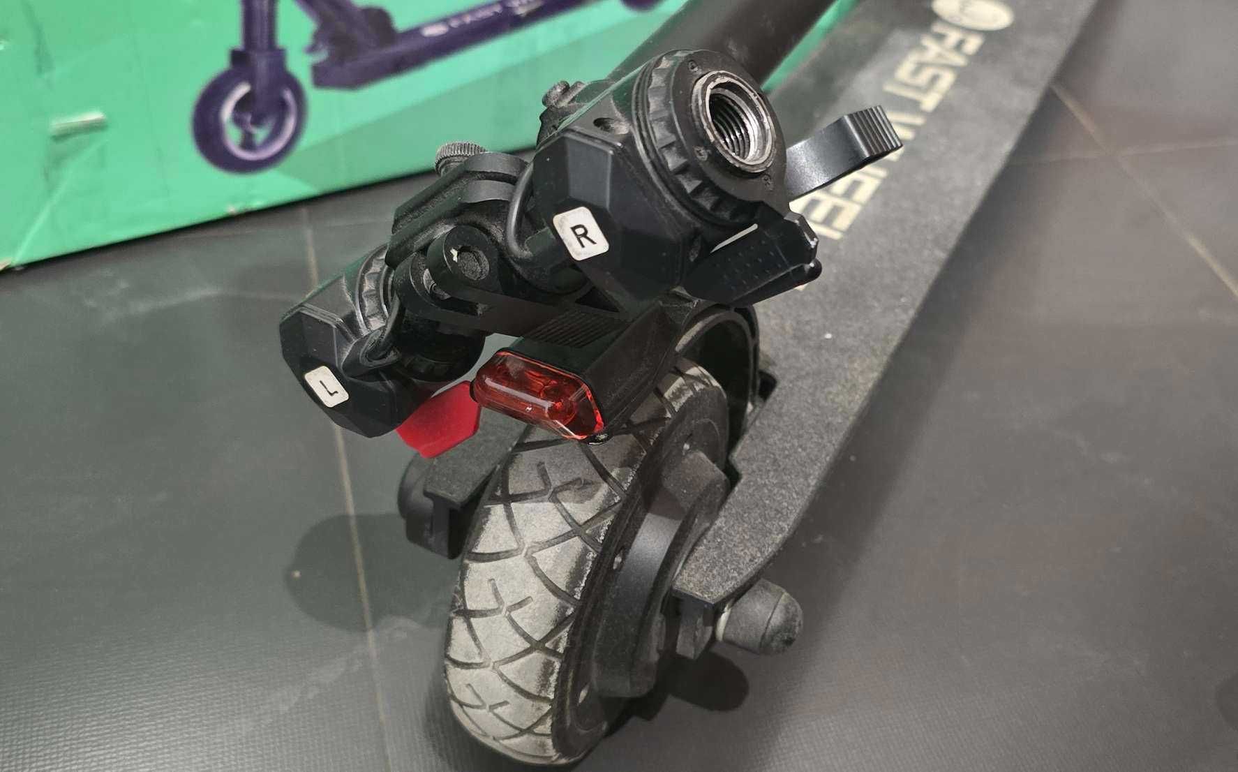 Hulajnoga elektryczna Rebel Fast Wheels 250W uszkodzona