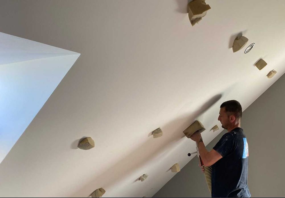 Ocieplanie domu poddasza wełna celulozowa naprawa izolacji Piana PUR