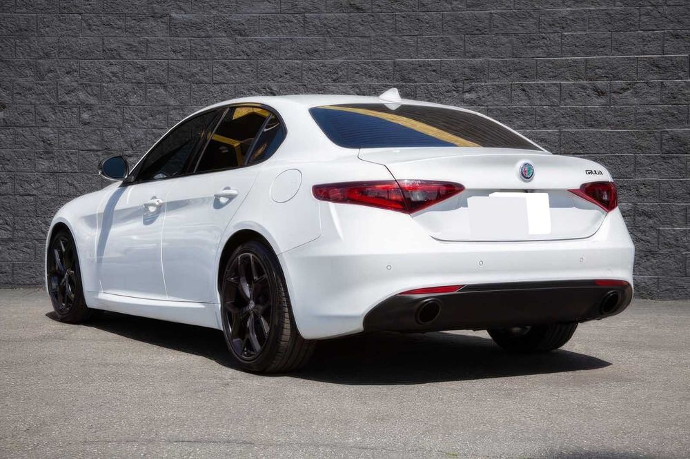 Alfa Romeo Giulia      2020