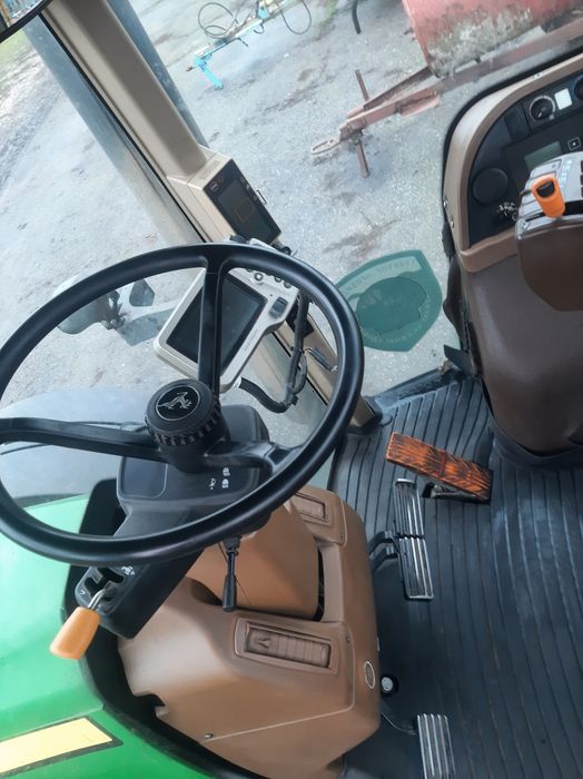 Трактор ,JOHN DEER 8530