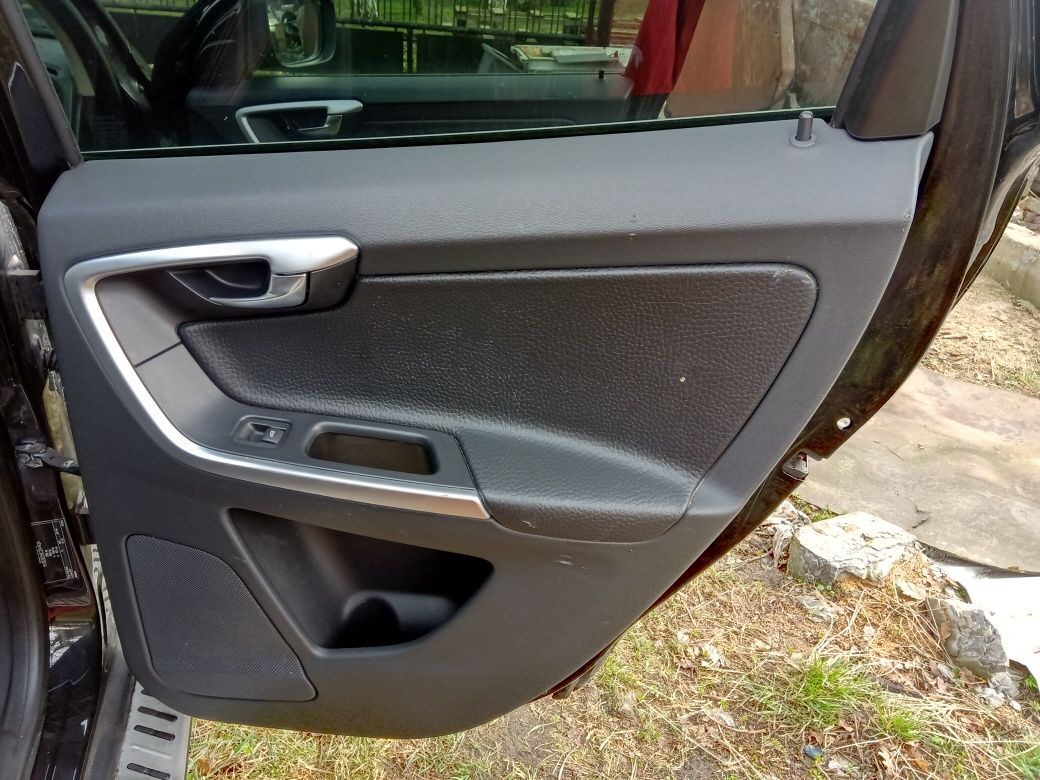 Boczki drzwi Volvo XC60 12r skóra