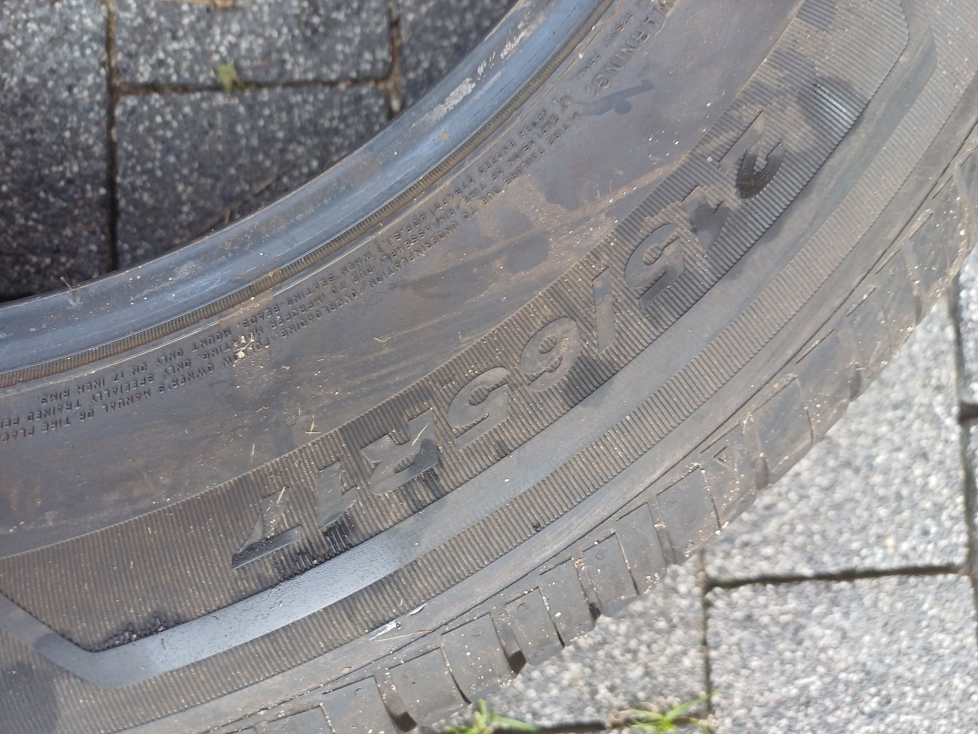 Kiplet opon letnich nexen 215/65/17