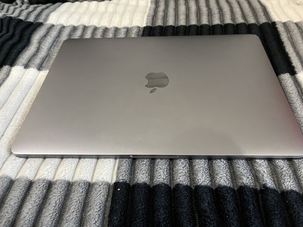 MacBook Pro 13inch Touch Bar 2019