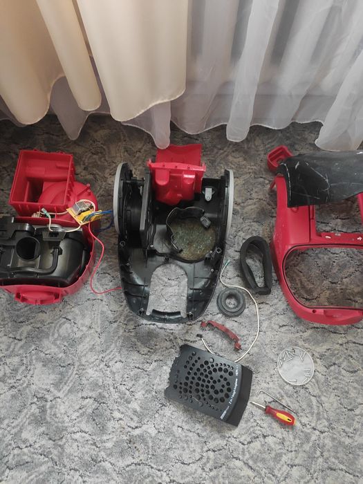 Запчастини для пилососів.