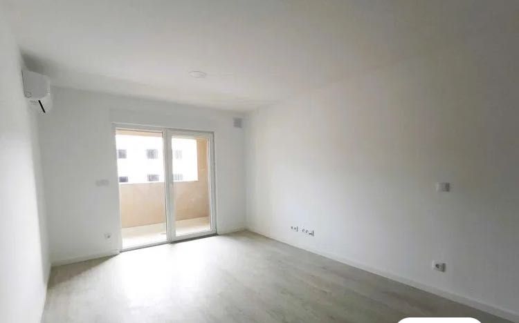 Alugo 2 quartos em apartamento novo próximo do Glicínias