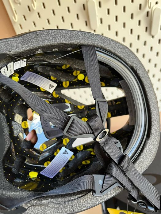 Велошолом Oakley ARO5 mips M, шолом велосипедний