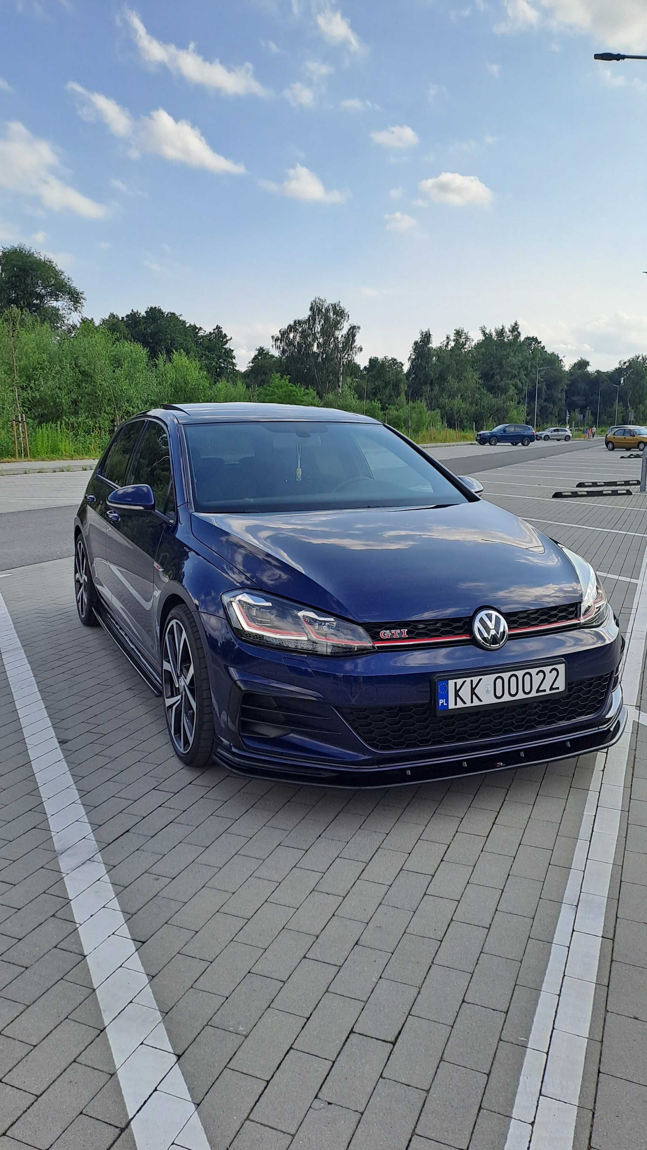 Volkswagen Golf 7.5 GTI PERFORMANCE 2.0TSI