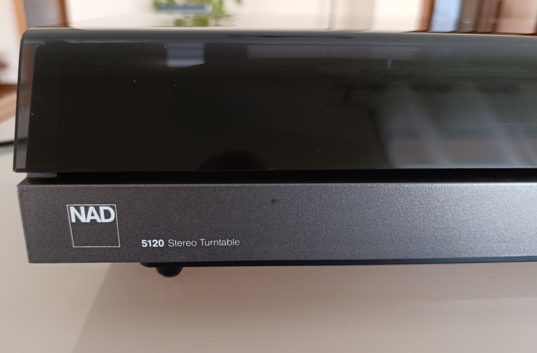 Gira discos NAD 5120
