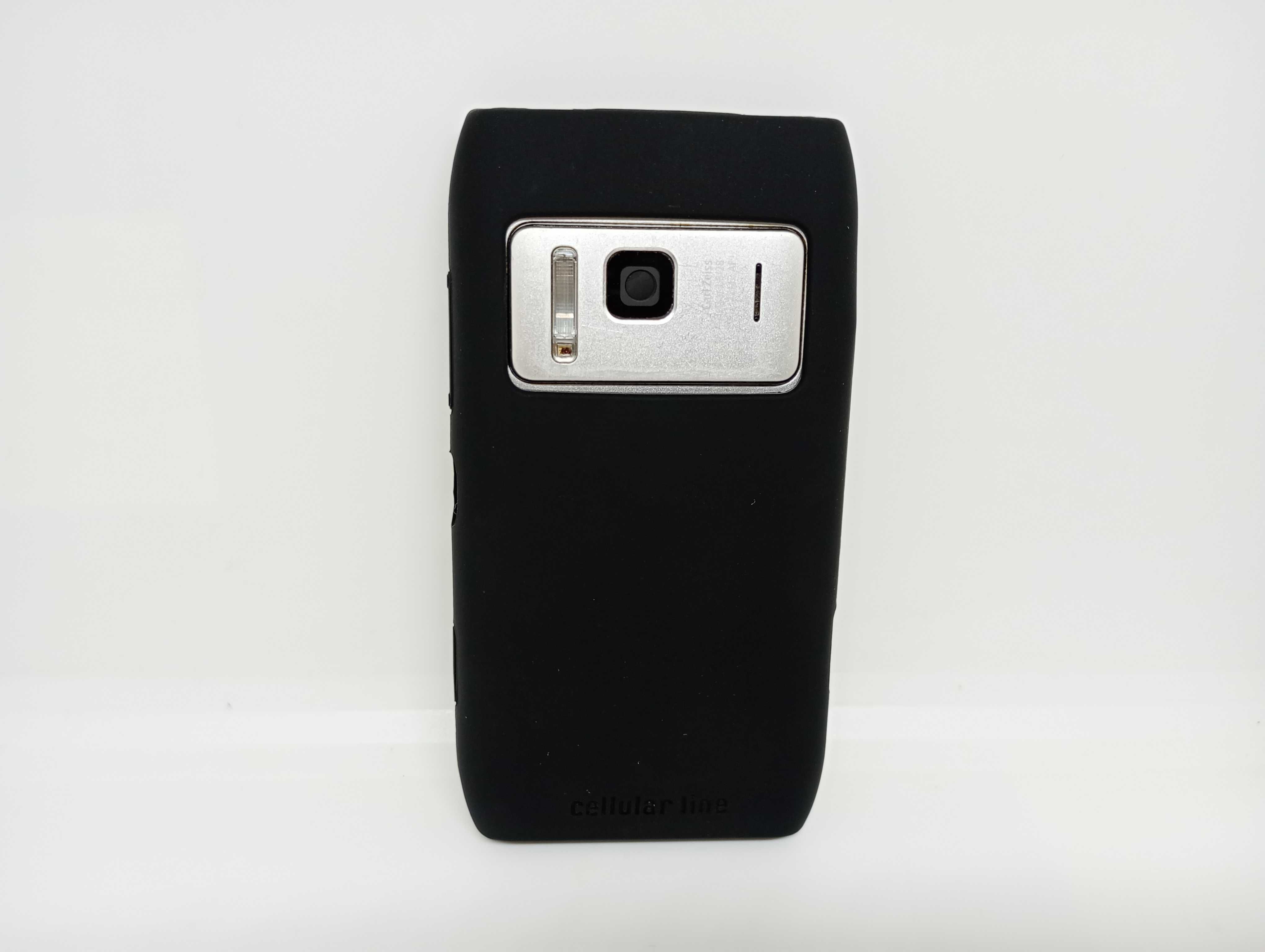 Srebrna Nokia N8 (Transmiter FM, Symbian Belle, Optyka Carl Zeiss)