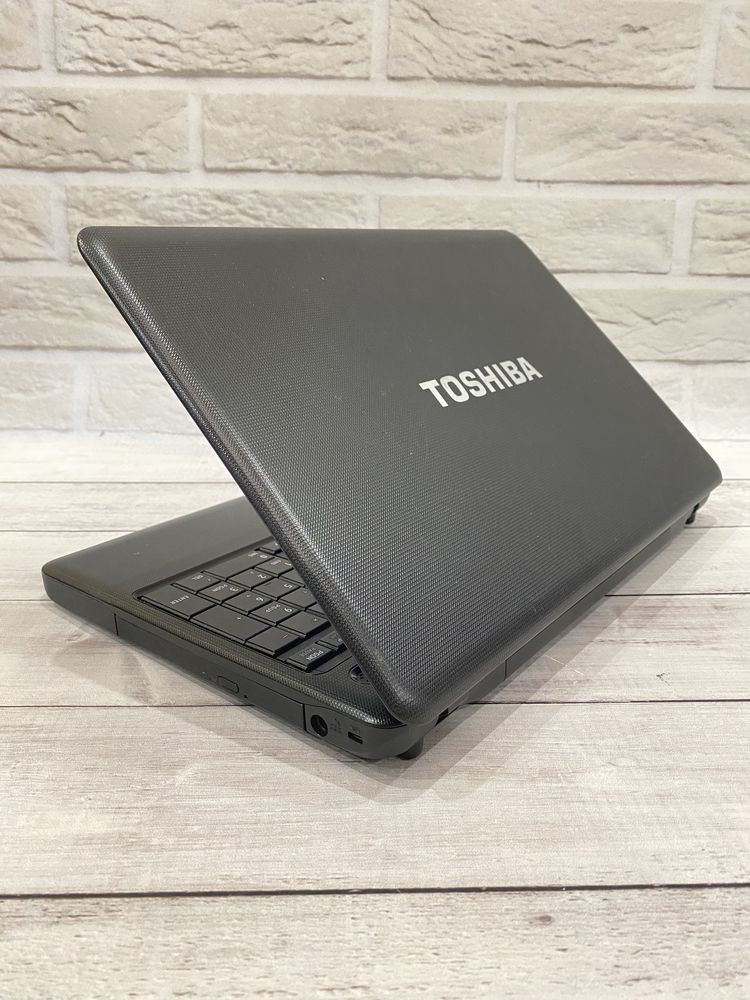 Ноутбук Toshiba Satellite 15.6’’ AMD E-450 8GB ОЗУ/ 500GB HDD (r1419)